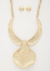 Textured Oversized Metal Necklace