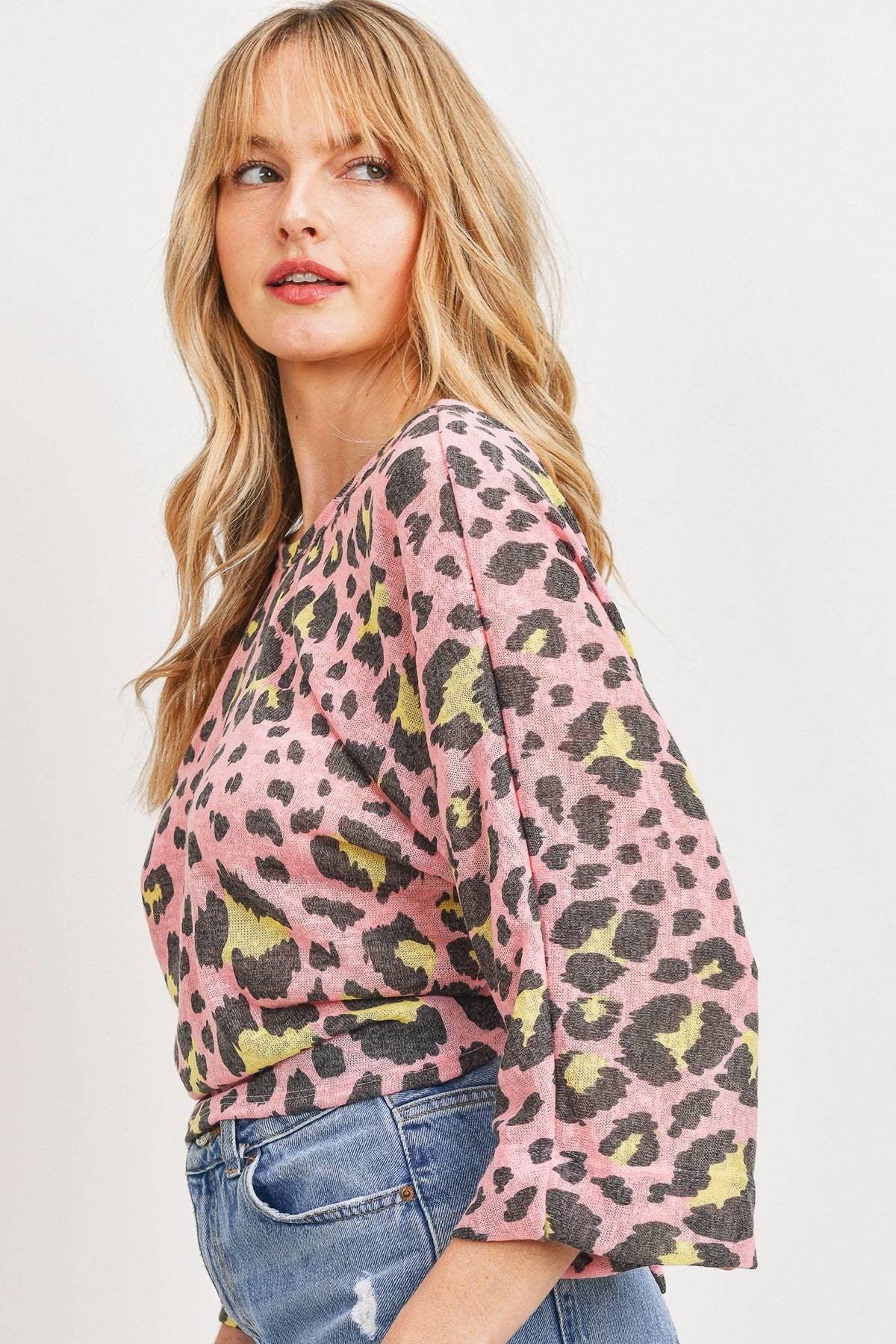 Leopard Knit Back Opened Short Sleeve Top